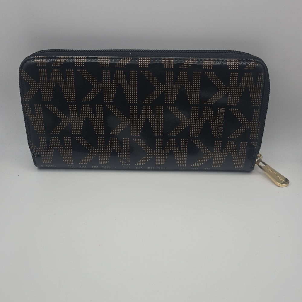 Michael Kors Black MK Logo Patent Leather W/ Gold Hardware Long Wallet (EUC)🖤✨️ - Picture 9 of 9